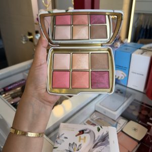 HOURGLASS Ambient Lighting Edit Unlocked Collection Swan