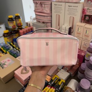 Cosmetiquera victoria secret 3 en 1