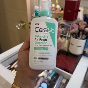 CeraVe Jabón facial equilibrante, limpiador facial espumoso para piel mixta, control de aceite de 8 horas + hidratación 24 horas, sin fragancia y no comedogénico