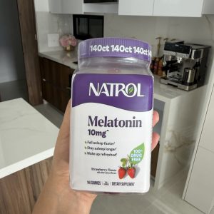 Natrol Gomitas de melatonina, apoyo para dormir, 140 gomitas de melatonina para adultos con sabor a fresa, 10 mg