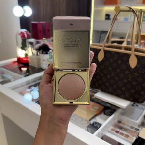 El espectácular y viral iluminador Stila Heaven's Hue Tono kitten