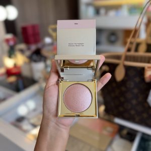 El espectácular y viral iluminador Stila Heaven's Hue Tono kitten